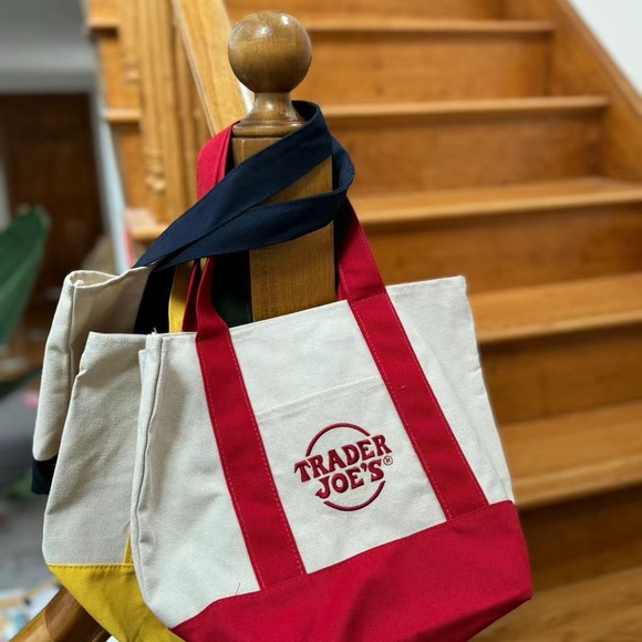 Trader Joe's Mini Canvas Tote Bags - BNWT Pet Free & Smoke-Free Home - Picture 6 of 6